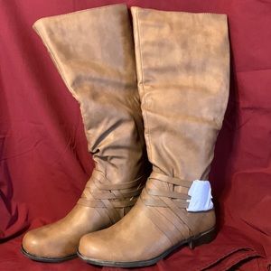New Justfab tan colored boots. Size 10